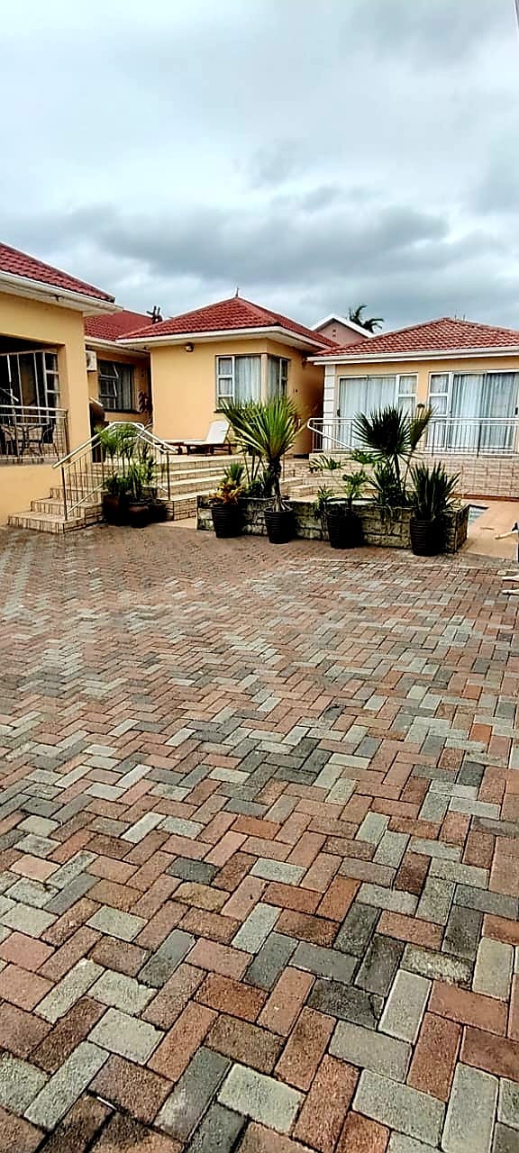 14 Bedroom Property for Sale in Amalinda Eastern Cape